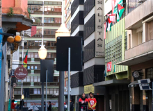 Famílias organizadas pelo MLB ocupam prédio abandonado no centro de Porto Alegre