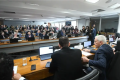 Fim da escala 6x1 será votado na CCJ nesta semana; saiba como pressionar senadores