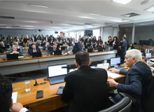 Fim da escala 6×1 está na pauta da CCJ