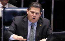 Alcolumbre vai promulgar fim da escala 6x1 nesta sexta