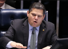 Alcolumbre vai promulgar fim da escala 6x1 nesta sexta