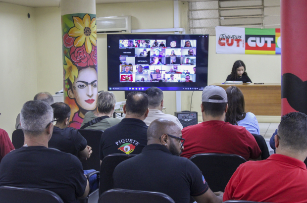 Jurídico da CUT-RS debate desafios e estratégias para a implementação da 5x2