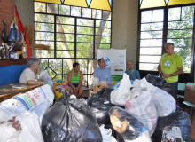 Entidades entregam agasalhos na Ilha dos Marinheiros