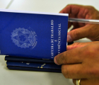 Desemprego cai para 5,3%, o menor para o trimestre terminado em julho