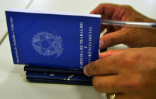 Desemprego cai para 5,3%, o menor para o trimestre terminado em julho