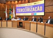 Terceirização precisa de normatização, defendem especialistas em seminário nacional