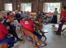 Reunião dos aposentados e pensionistas debate o direito de envelhecer com dignidade