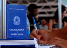 Trabalhadores rejeitam jornada exaustiva e exigem melhores salários