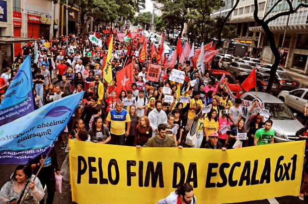 CUT-RS e centrais fazem ato pelo fim da escala 6x1 e cobram avanço no Senado