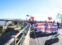 MST chega a Porto Alegre (RS) após percorrer quase 100 km