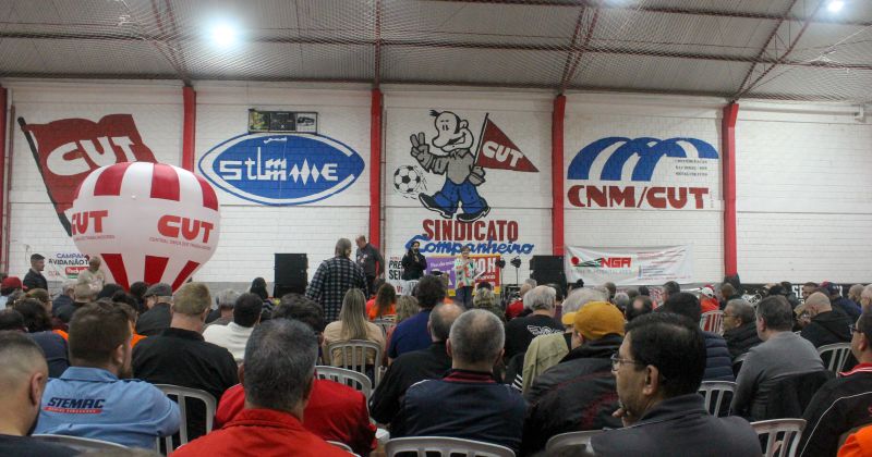 Centenas de sindicalistas da CUT-RS debatem o papel dos sindicatos nas eleições